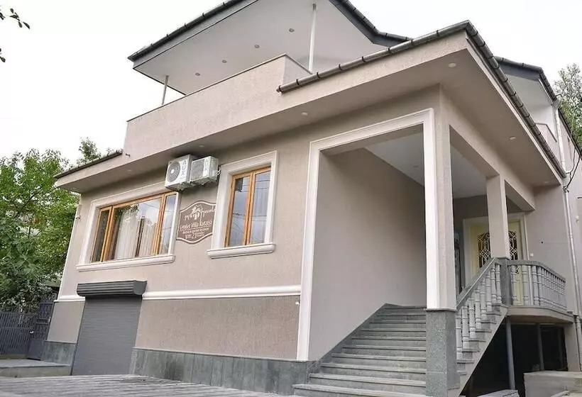 پانسیون Center Villa Kutaisi