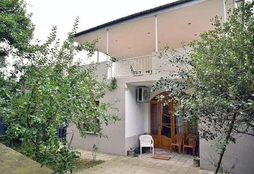 پانسیون Center Villa Kutaisi
