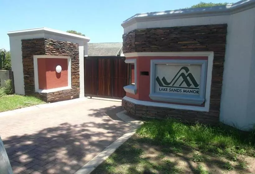 Majatalo Lake Sands Manor