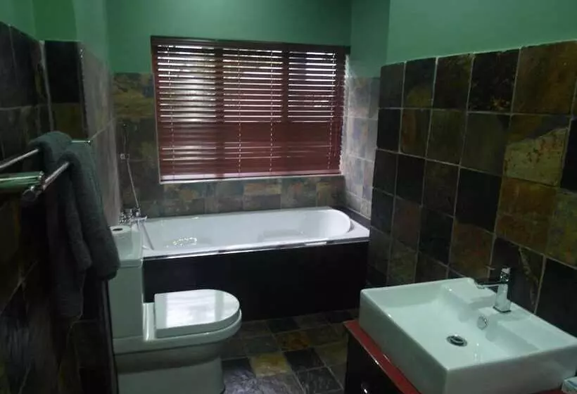 Majatalo Lake Sands Manor