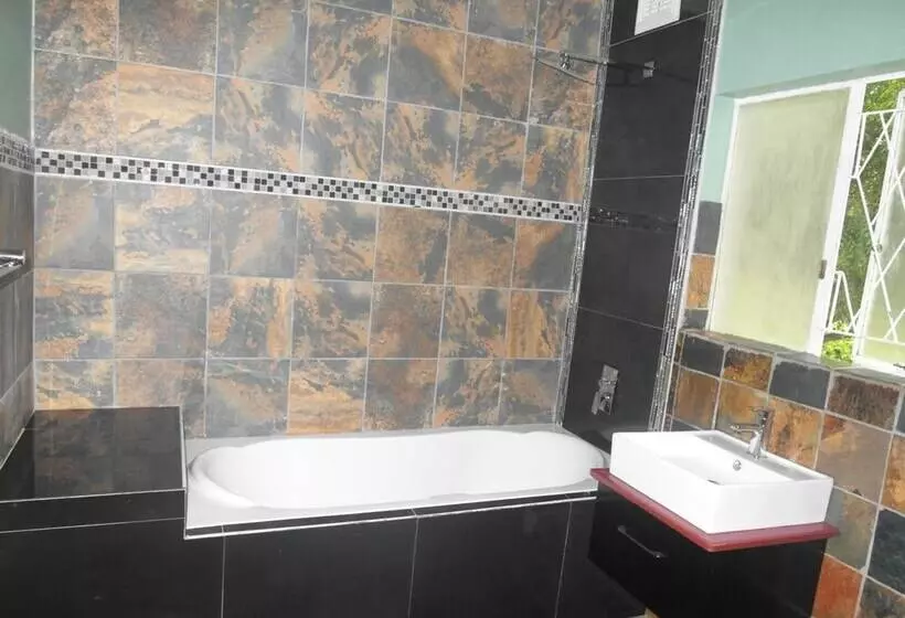 Majatalo Lake Sands Manor