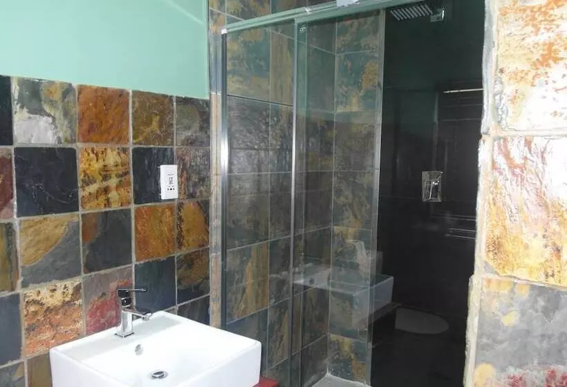 Majatalo Lake Sands Manor