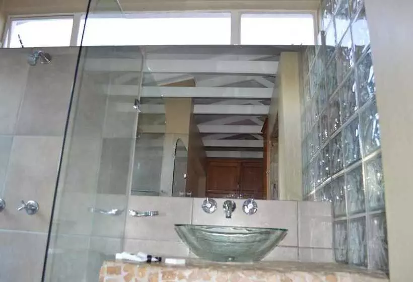 Majatalo Lake Sands Manor