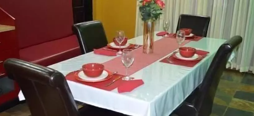 Majatalo Lake Sands Manor