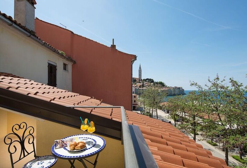 Valdibora Sea View Residence