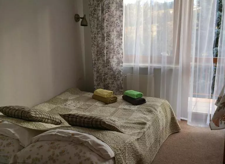 تختخواب و صبحانه Pokoje Gościnne Pod Ciupagą