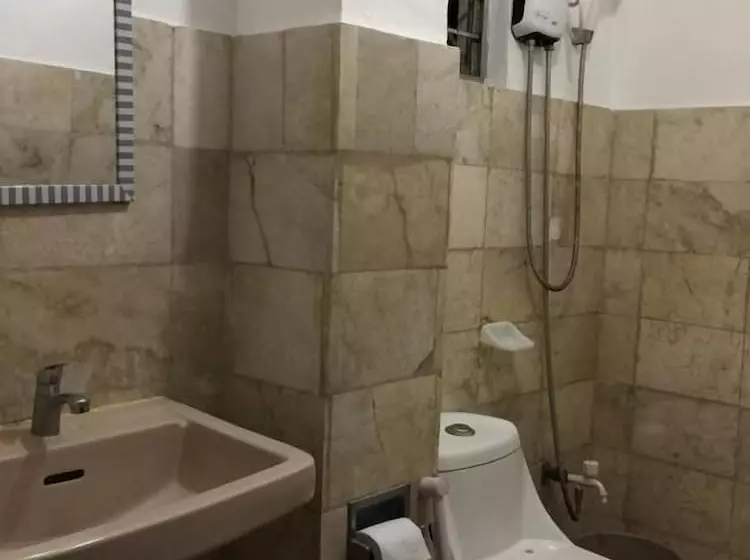 His Capsule Hostel