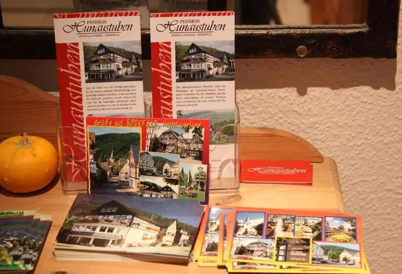 Hotelli Gasthof Pension Hunaustuben