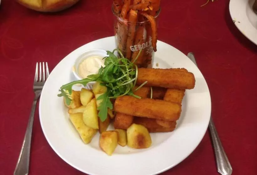 Hotelli Gasthof Pension Hunaustuben