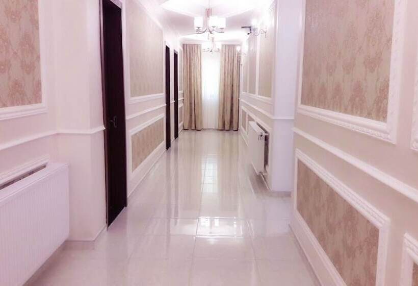 هتل Georgian Palace