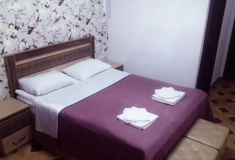 هتل Georgian Palace