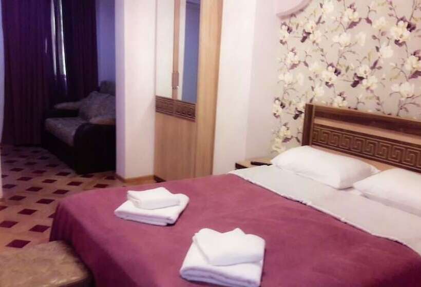 هتل Georgian Palace