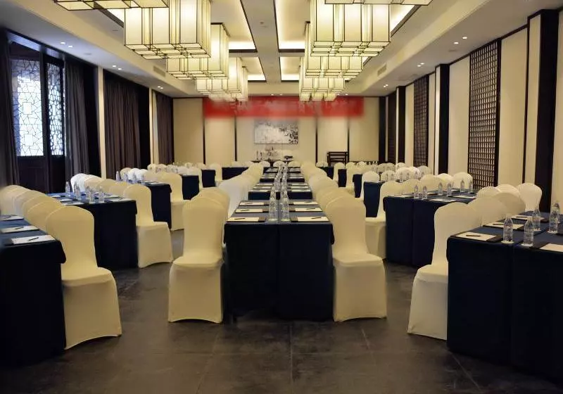 Hotelli Grand House Haining
