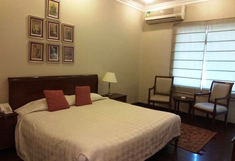 هتل Hari Niwas Palace