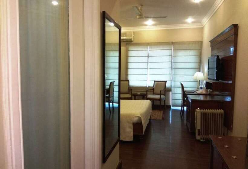 هتل Hari Niwas Palace