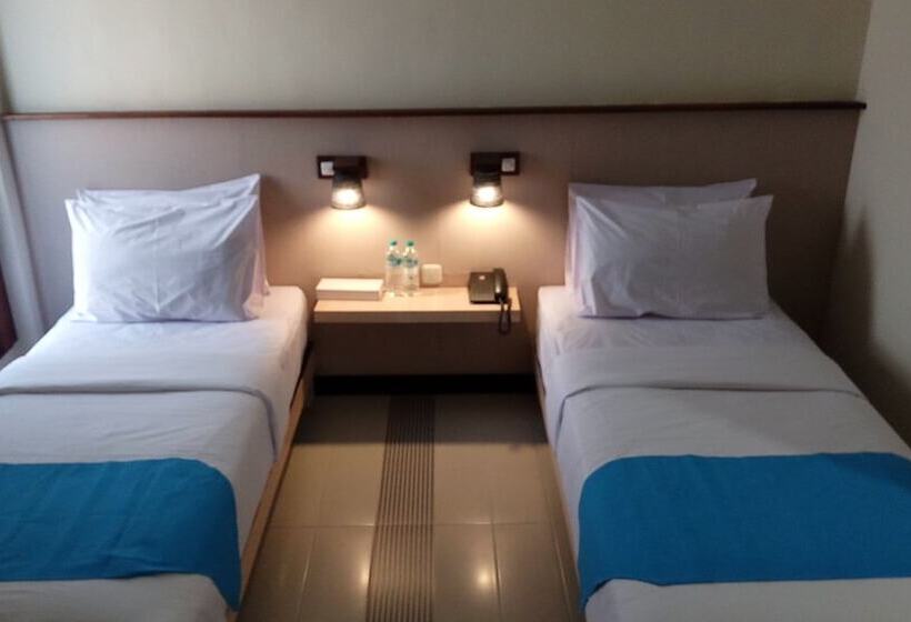 Hotel Reddoorz Near Legian Street