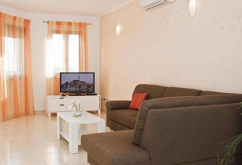 Apartments And Rooms Camaiore