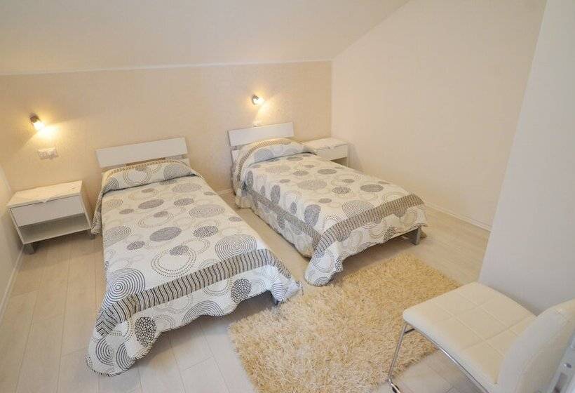 Apartments And Rooms Camaiore