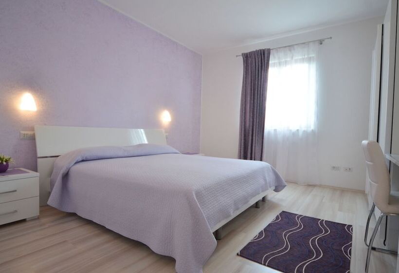 Apartments And Rooms Camaiore