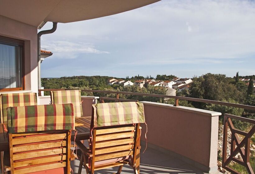 Apartments And Rooms Camaiore