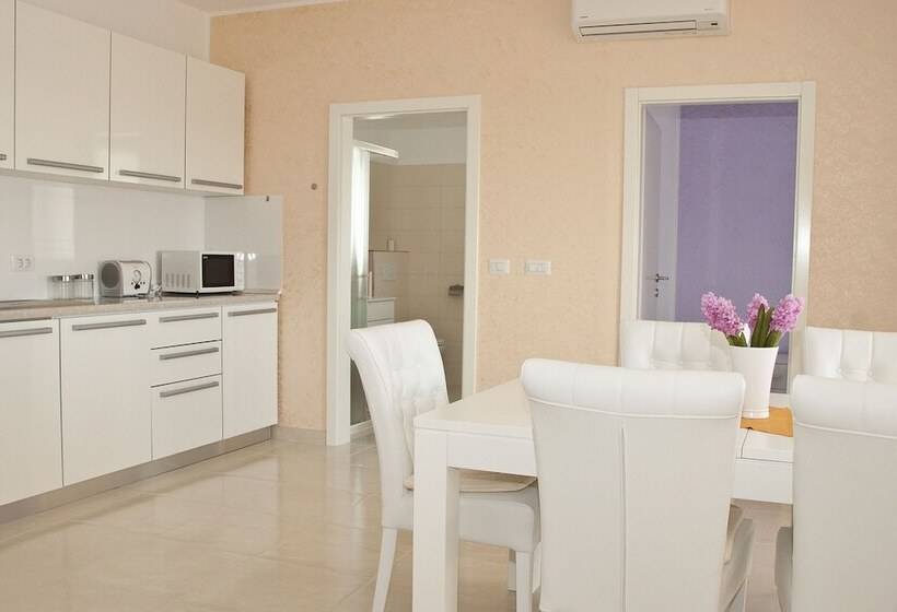 Apartments And Rooms Camaiore