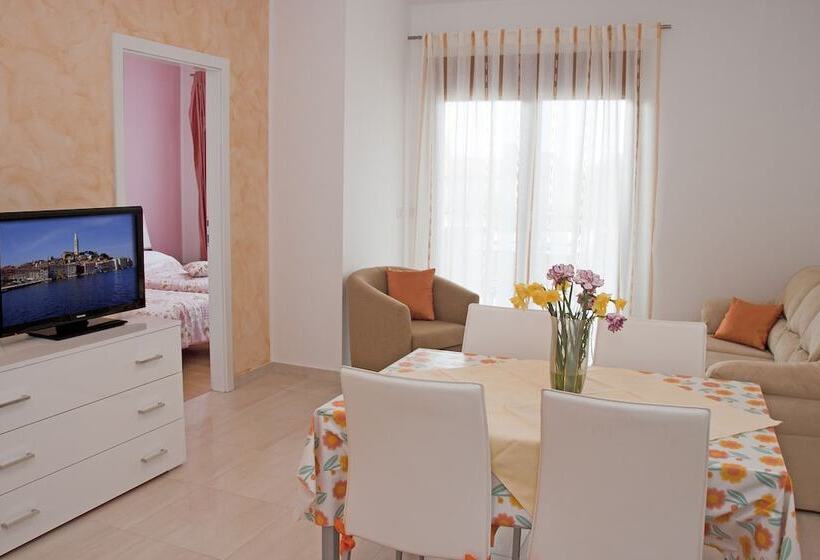 Apartments And Rooms Camaiore