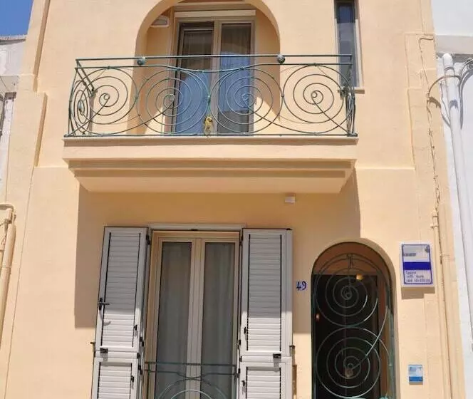 تختخواب و صبحانه Cala Dei Normanni  Camere Sulle Mura