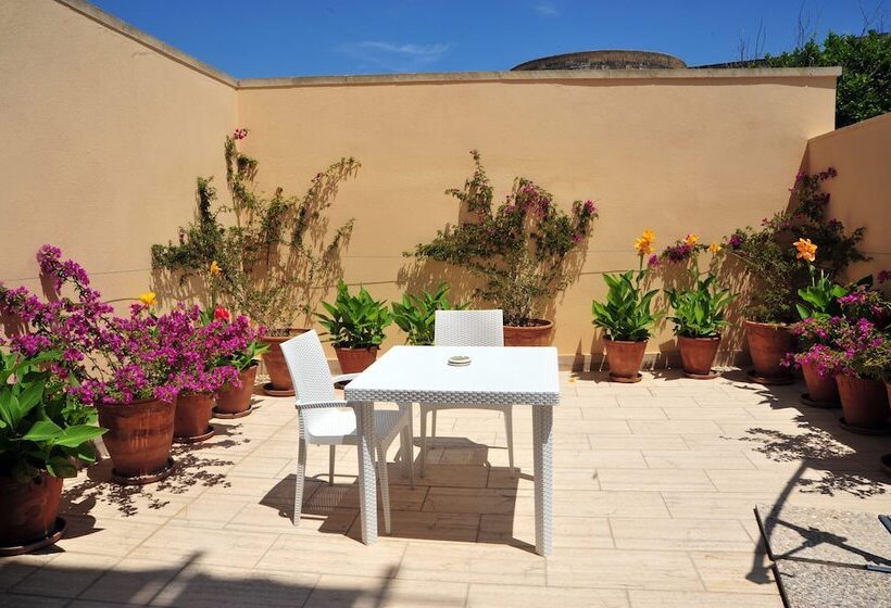 تختخواب و صبحانه Cala Dei Normanni Camere Sulle Mura