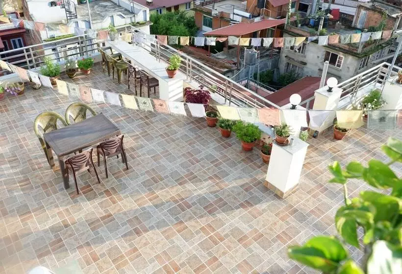 تختخواب و صبحانه Shine Nepal Homestay