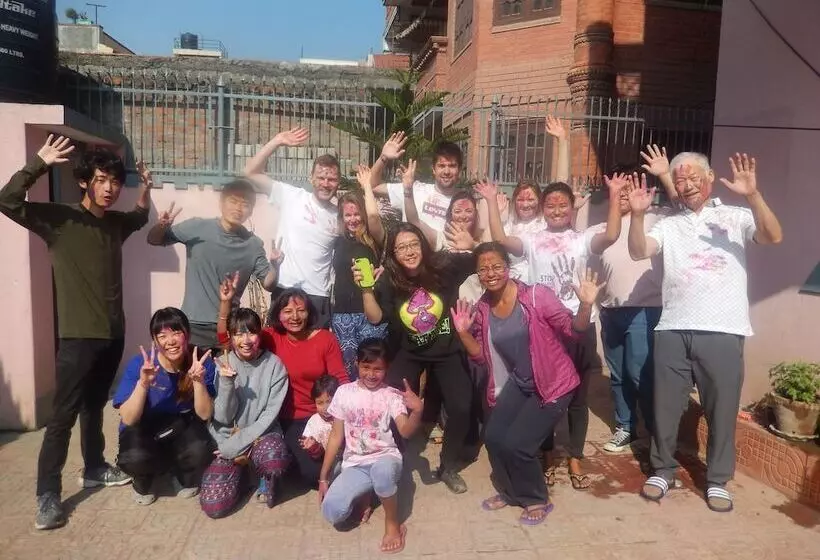 تختخواب و صبحانه Shine Nepal Homestay