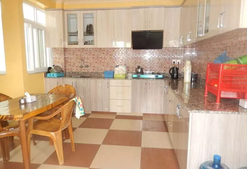 تختخواب و صبحانه Shine Nepal Homestay