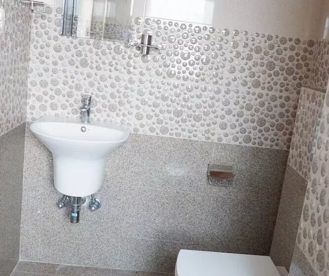 تختخواب و صبحانه Shine Nepal Homestay