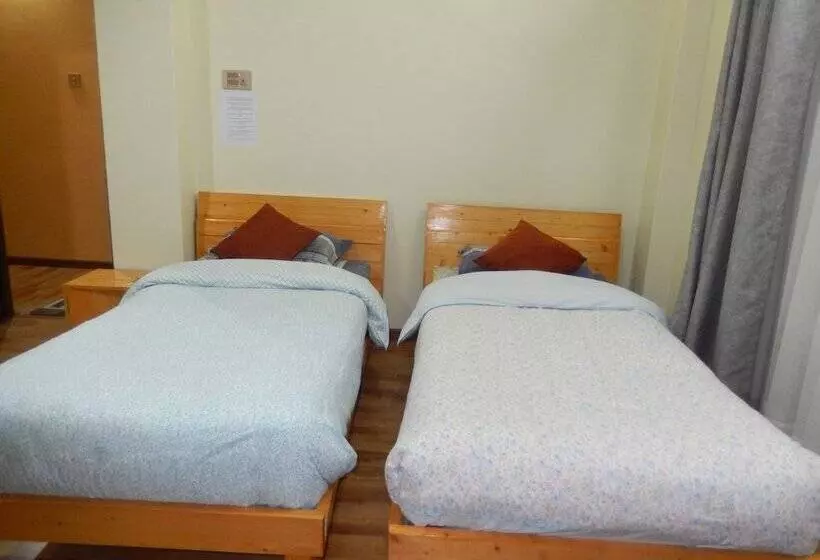 تختخواب و صبحانه Shine Nepal Homestay