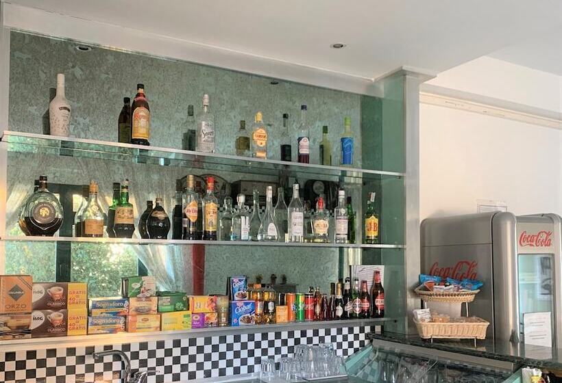 هتل Albergo Moderno