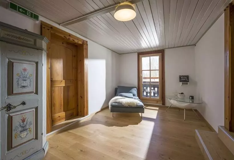 Hotelli Berg K Hof Kaisertal  Alpine Hideaway