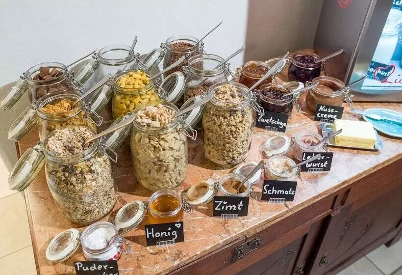 Hotelli Berg K Hof Kaisertal  Alpine Hideaway