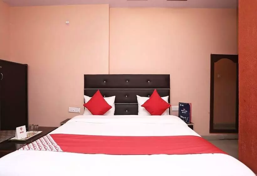 Collection O 12490 Hotel Paradise Plaza
