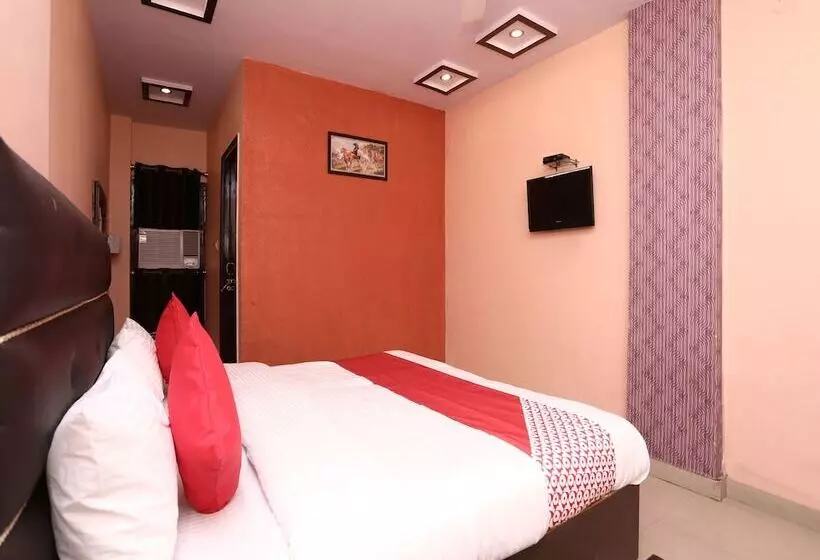 Collection O 12490 Hotel Paradise Plaza
