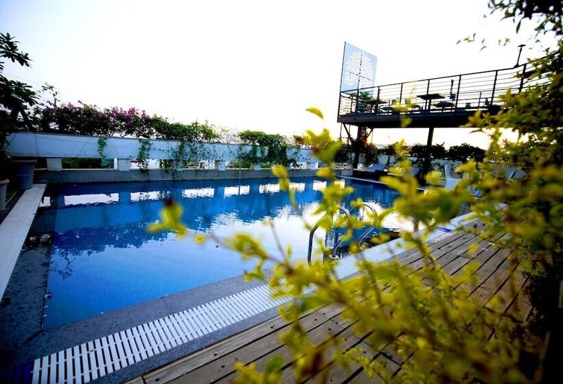 هتل De Nada A Luxury Stay