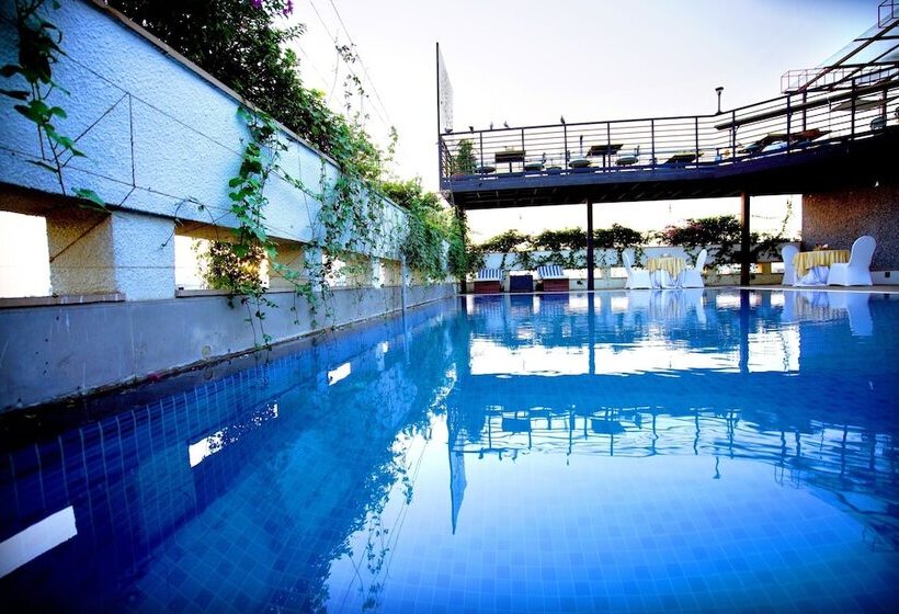 هتل De Nada A Luxury Stay