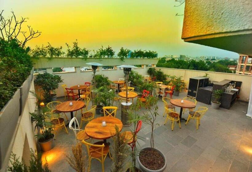 هتل De Nada A Luxury Stay