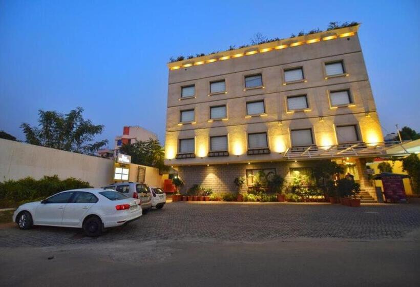 هتل De Nada A Luxury Stay