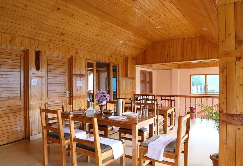 Отель Kanyal Height Cottages