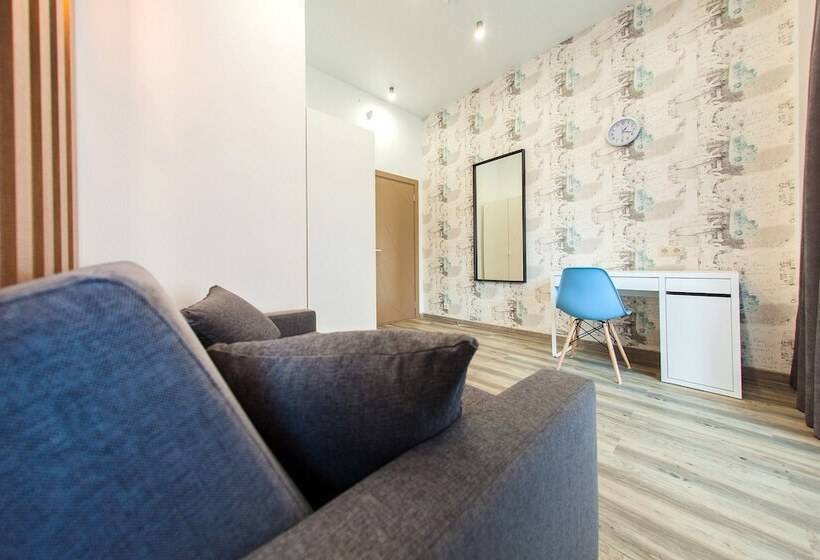 فندق Nice People