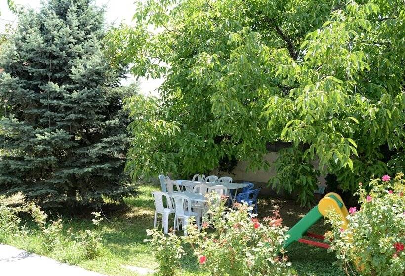 پانسیون Villa Rosa