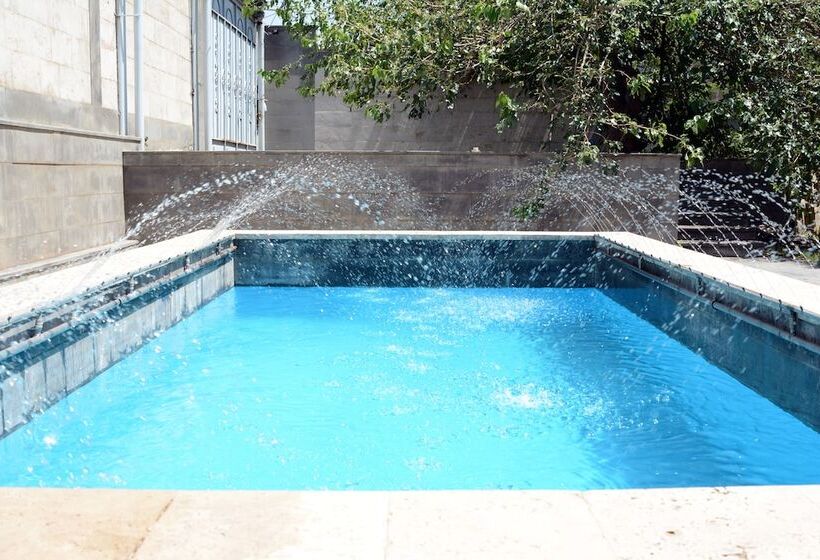 پانسیون Villa Rosa