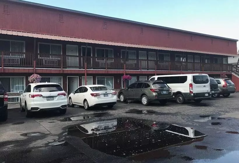 Four Winds Motel
