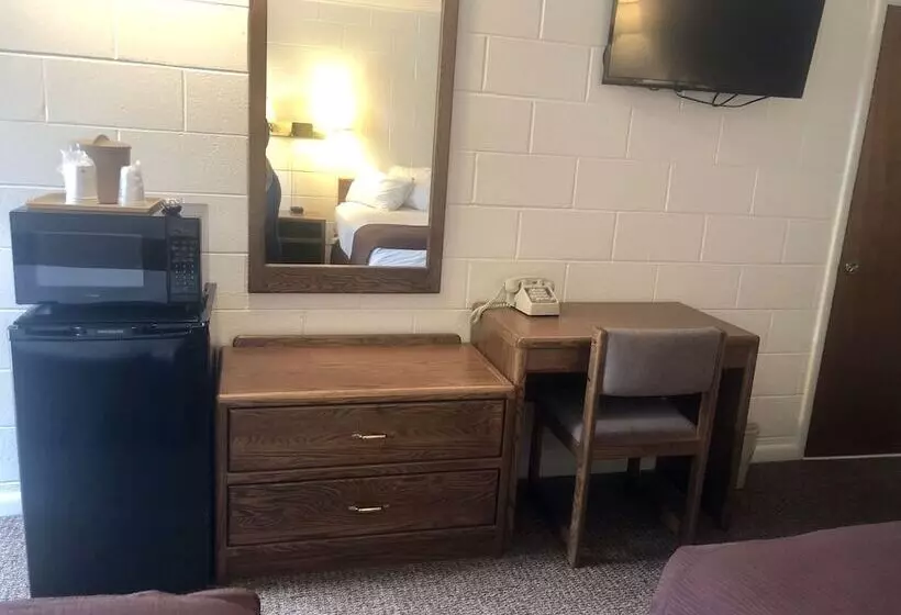 Four Winds Motel
