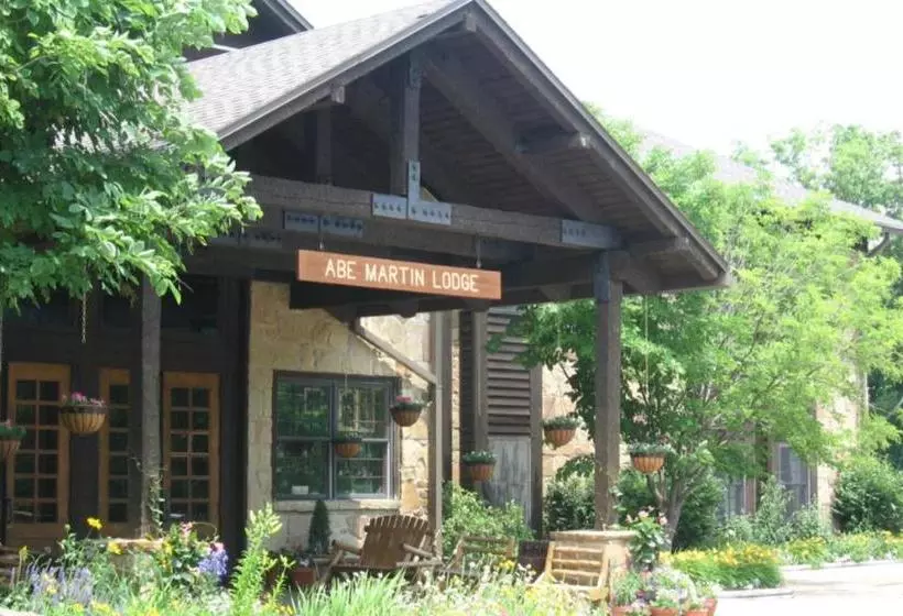 ホテル Abe Martin Lodge & Cabins