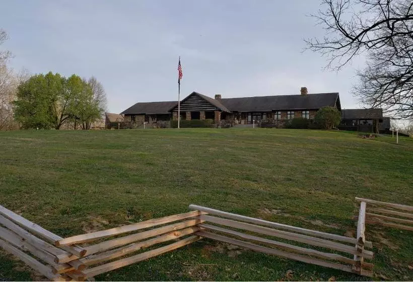 ホテル Abe Martin Lodge & Cabins